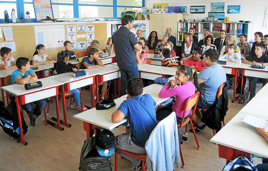 Les échanges ont été enrichissant entre le recteur d'académie, l'équipe éducation et les élèves de l'école primaire de Quéliverzan.